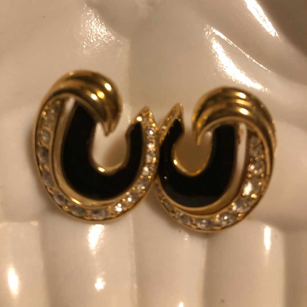 Vintage Trifari earrings